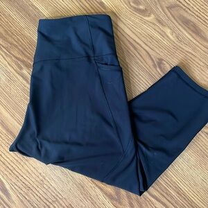 Old Navy Actuve black leggings with pockets, XL Petite.